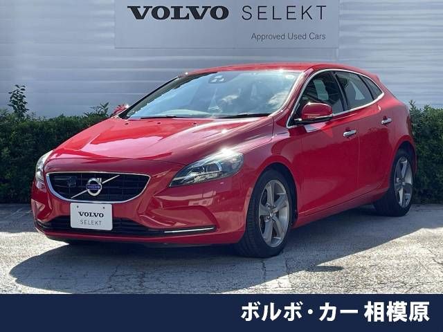 VOLVO V40 2015