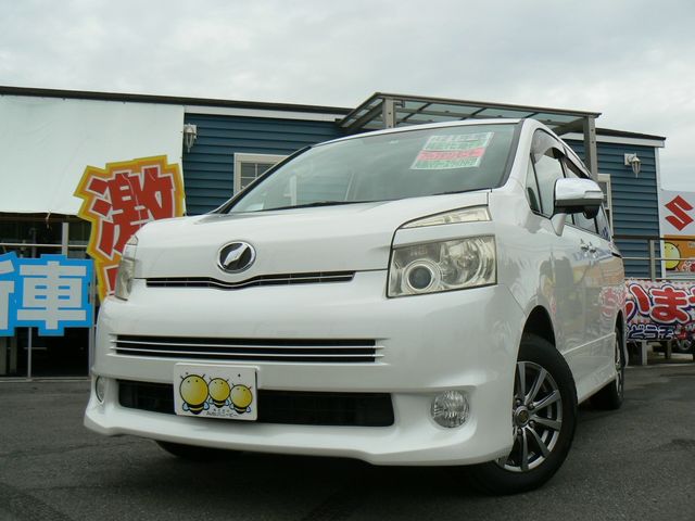 TOYOTA VOXY 2009