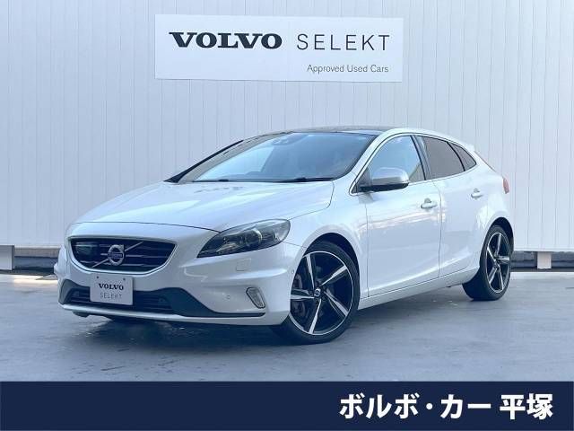 VOLVO V40 2016