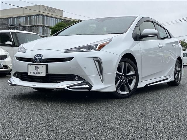 TOYOTA PRIUS 2021