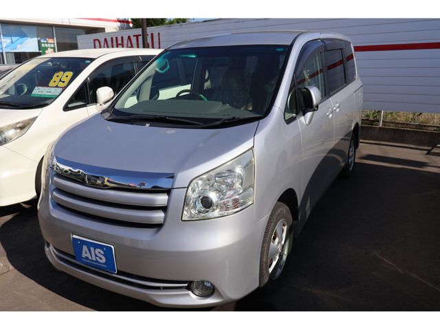 TOYOTA NOAH 4WD 2008