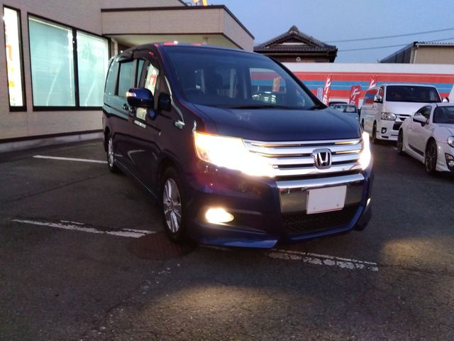 HONDA STEPWAGON SPADA 2010