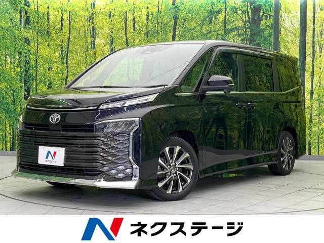 TOYOTA VOXY 2022