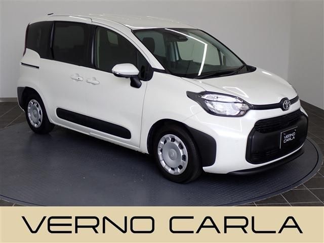 TOYOTA SIENTA 2022