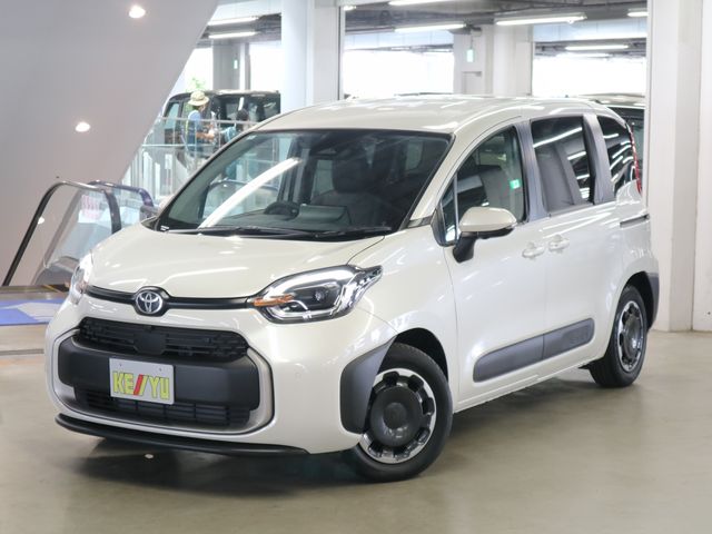 TOYOTA SIENTA HYBRID 2024