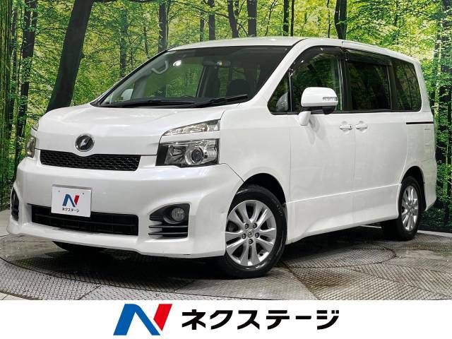 TOYOTA VOXY 2010