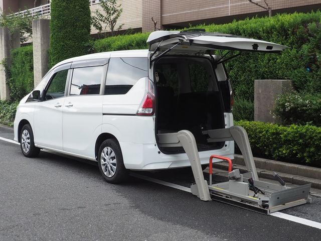 NISSAN SERENA  S-HYBRID 4WD 2017