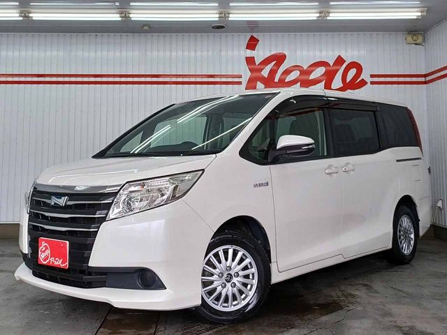 TOYOTA NOAH HYBRID 2014