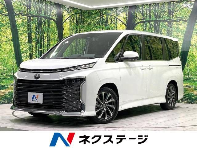 TOYOTA VOXY 2022