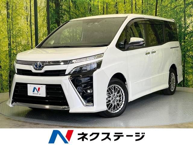 TOYOTA VOXY HYBRID 2021