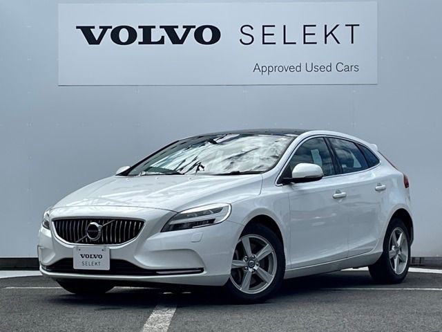 VOLVO V40 2019