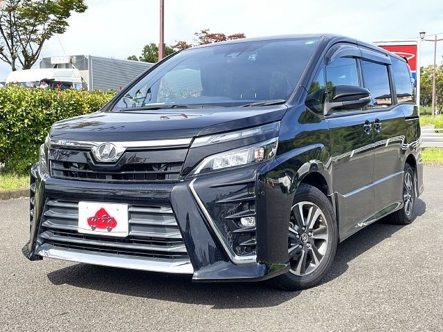 TOYOTA VOXY 2017