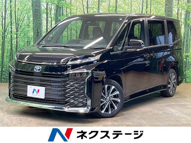 TOYOTA VOXY HYBRID 2023