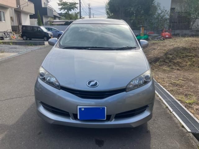 TOYOTA WISH 2010