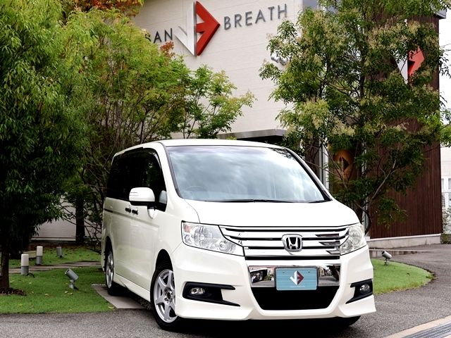 HONDA STEPWAGON SPADA 2011