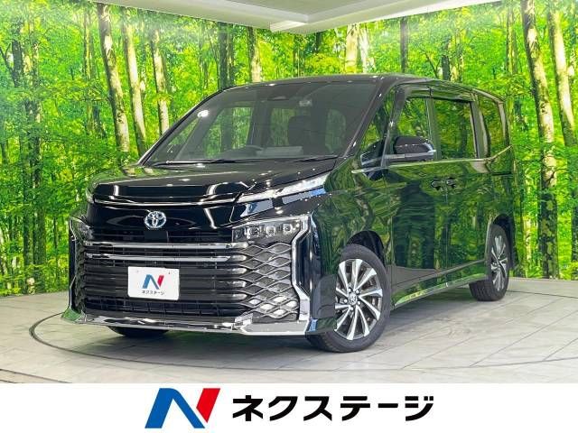 TOYOTA VOXY HYBRID 2022