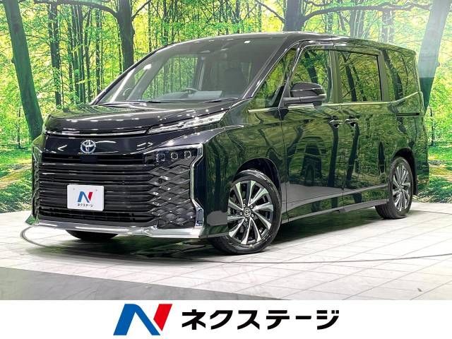 TOYOTA VOXY HYBRID 2023