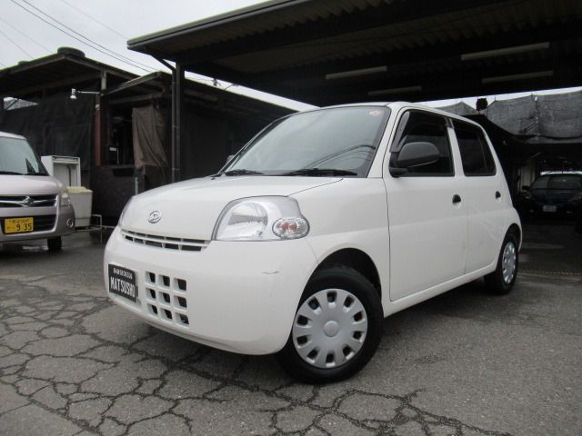 DAIHATSU ESSE 2011