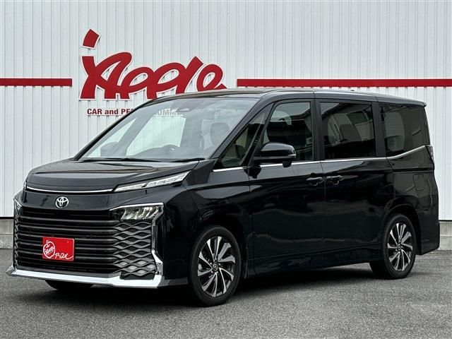 TOYOTA VOXY 2022