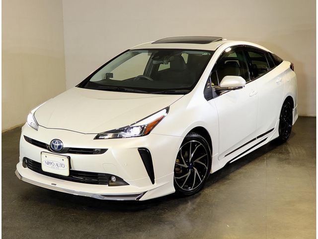 TOYOTA PRIUS 2021