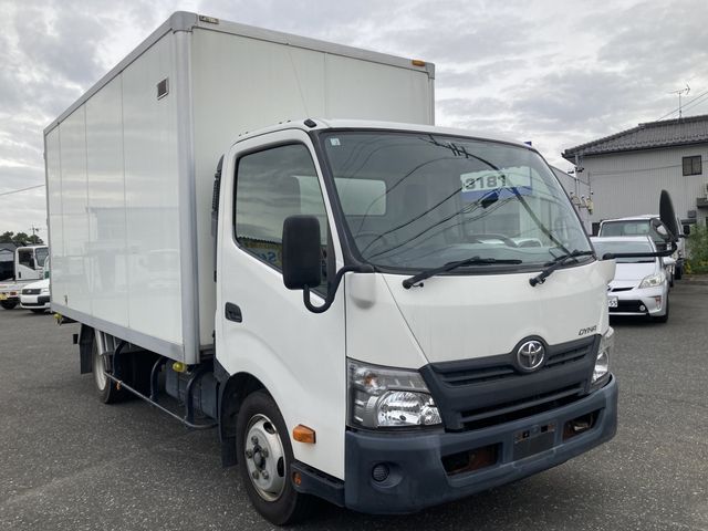 TOYOTA DYNA 2016