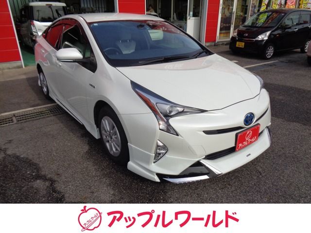 TOYOTA PRIUS 2016