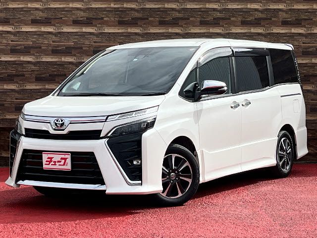 TOYOTA VOXY 2021