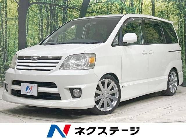 TOYOTA NOAH 2004