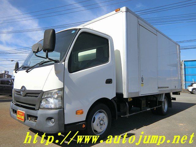 TOYOTA DYNA 2013