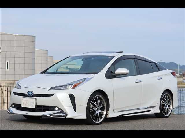 TOYOTA PRIUS 2021