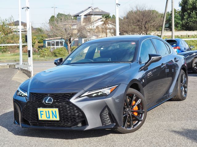 TOYOTA LEXUS IS300h AWD 2023