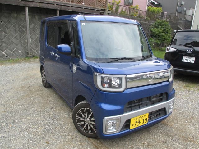 DAIHATSU WAKE 2015