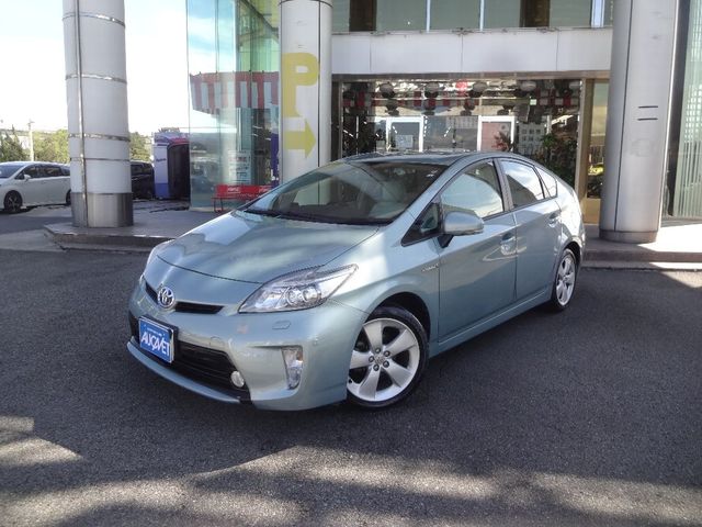 TOYOTA PRIUS 2016