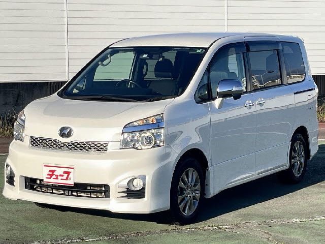 TOYOTA VOXY 2014