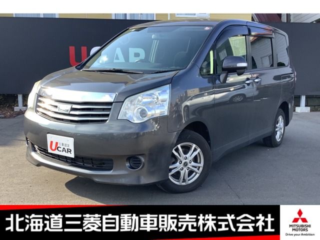 TOYOTA NOAH 4WD 2012