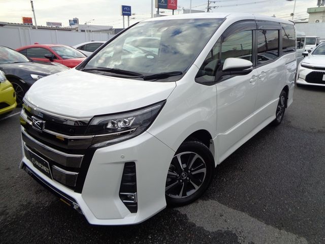 TOYOTA NOAH 2017