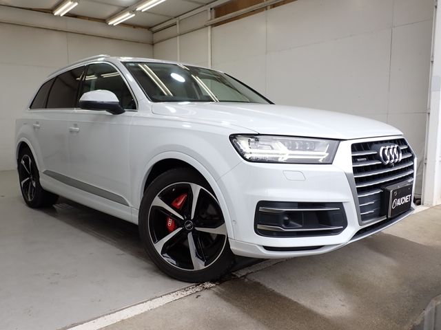 AUDI Q7 2019