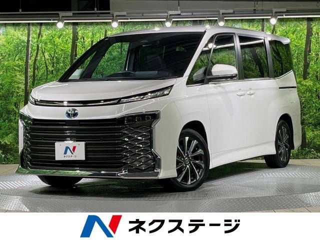 TOYOTA VOXY HYBRID 2023