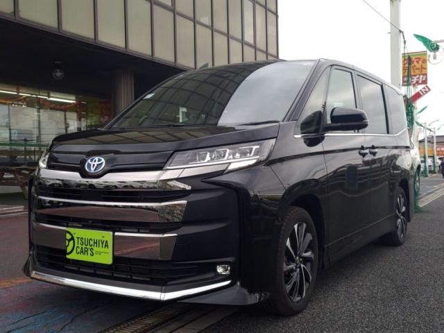 TOYOTA NOAH HYBRID 2023