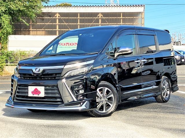 TOYOTA VOXY 2018