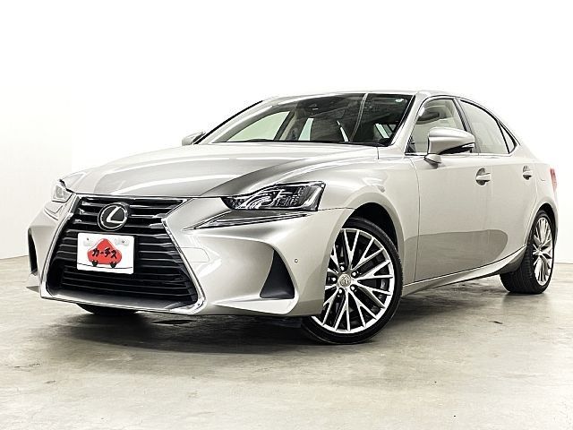 TOYOTA LEXUS IS200t 2017