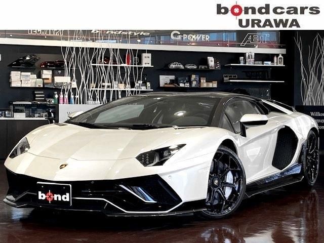 LAMBORGHINI Aventador 2022