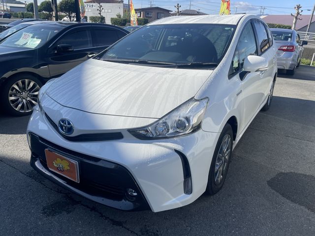 TOYOTA PRIUS ALPHA 2017