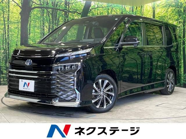 TOYOTA VOXY HYBRID 2023