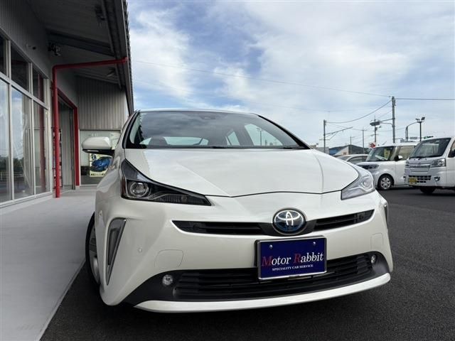 TOYOTA PRIUS 2019