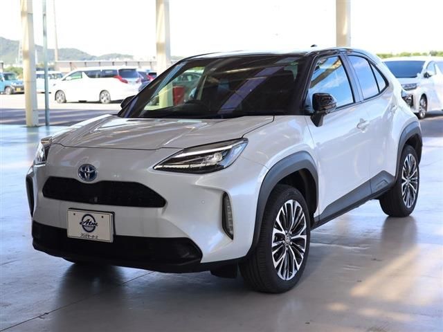 TOYOTA YARIS CROSS HYBRID 2023