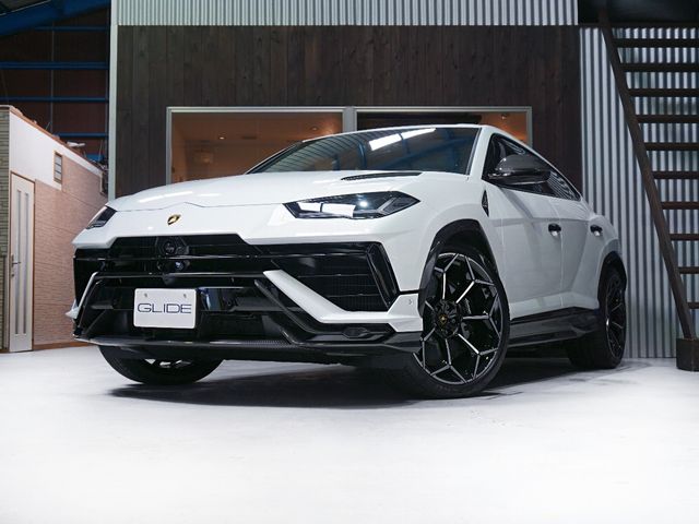 LAMBORGHINI URUS 2024