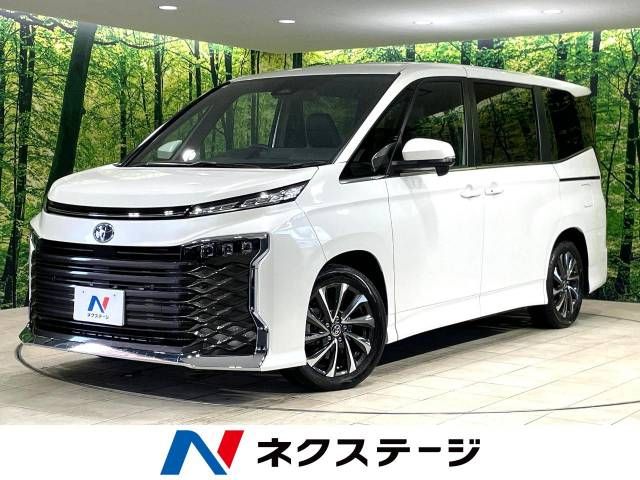 TOYOTA VOXY HYBRID 2024