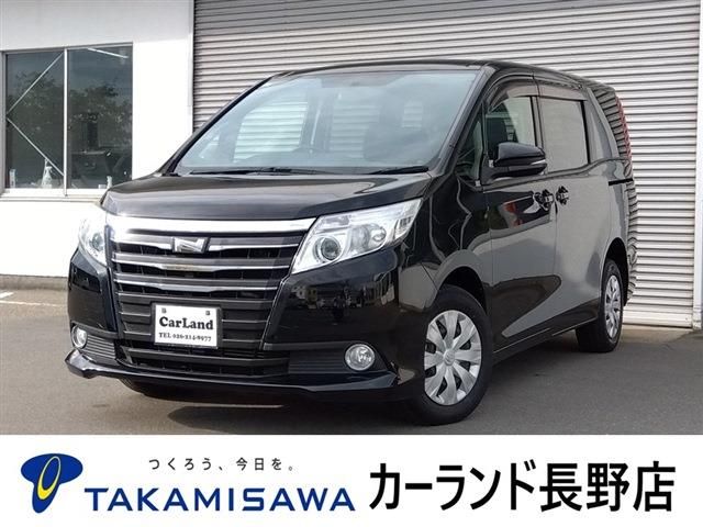 TOYOTA NOAH 4WD 2015