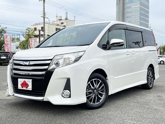 TOYOTA NOAH 2014